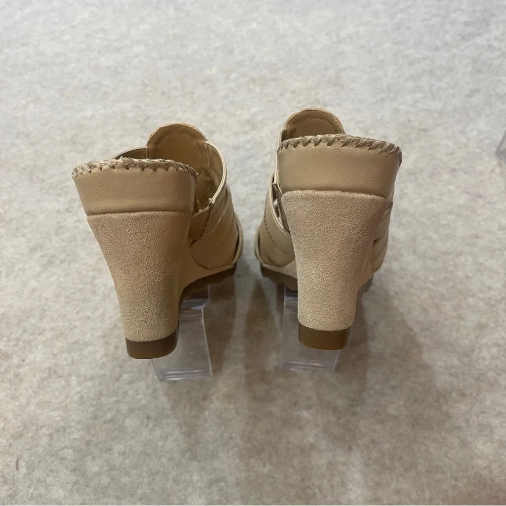 Areosoles sandals beaded grip